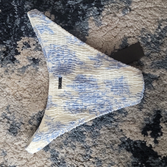 Cheeky coverage Bathing suit bottom - Picture 2 of 3